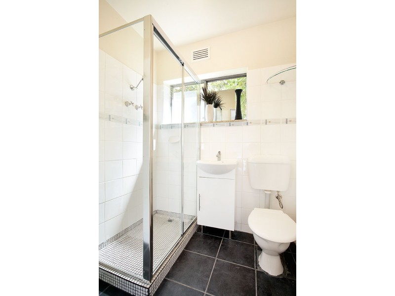 1/18 Pender Street, Thornbury VIC 3071