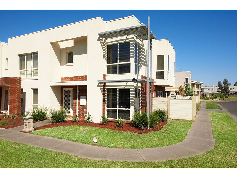 1 Grassland Avenue, Coburg VIC 3058