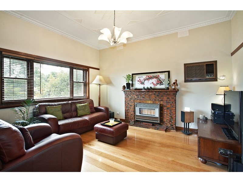 4 Palm Avenue, Reservoir VIC 3073