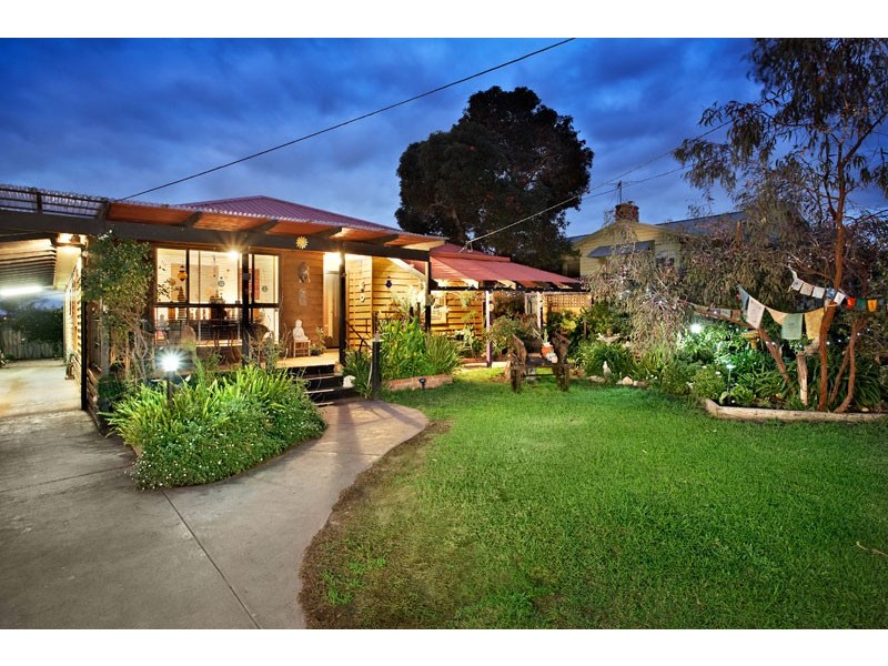 24 Barwon Avenue, Reservoir VIC 3073