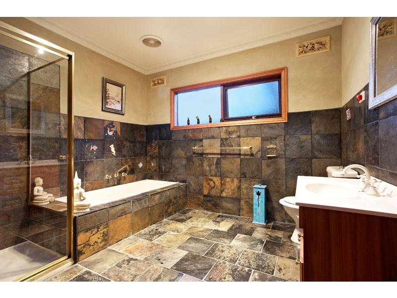 24 Barwon Avenue, Reservoir VIC 3073