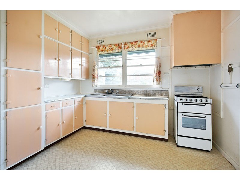 4 Shakespeare Grove, Heidelberg Heights VIC 3081