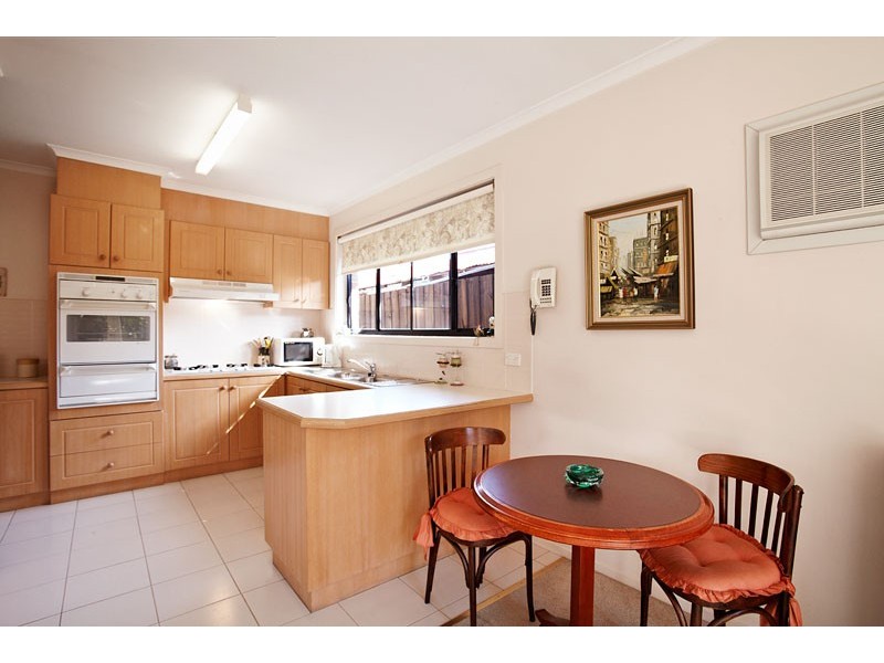 2/1 Orient Grove, Preston West VIC 3072