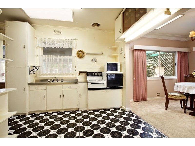 45 Lloyd Avenue, Reservoir VIC 3073