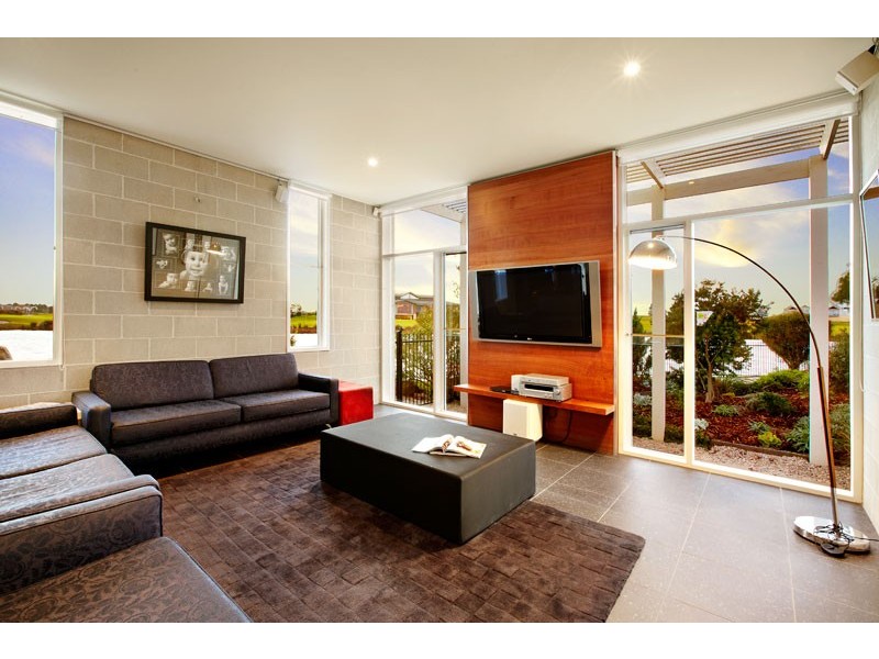 29 Panorama Way, Sanctuary Lakes VIC 3030