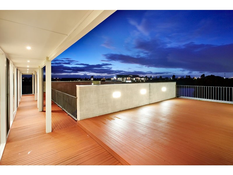 29 Panorama Way, Sanctuary Lakes VIC 3030