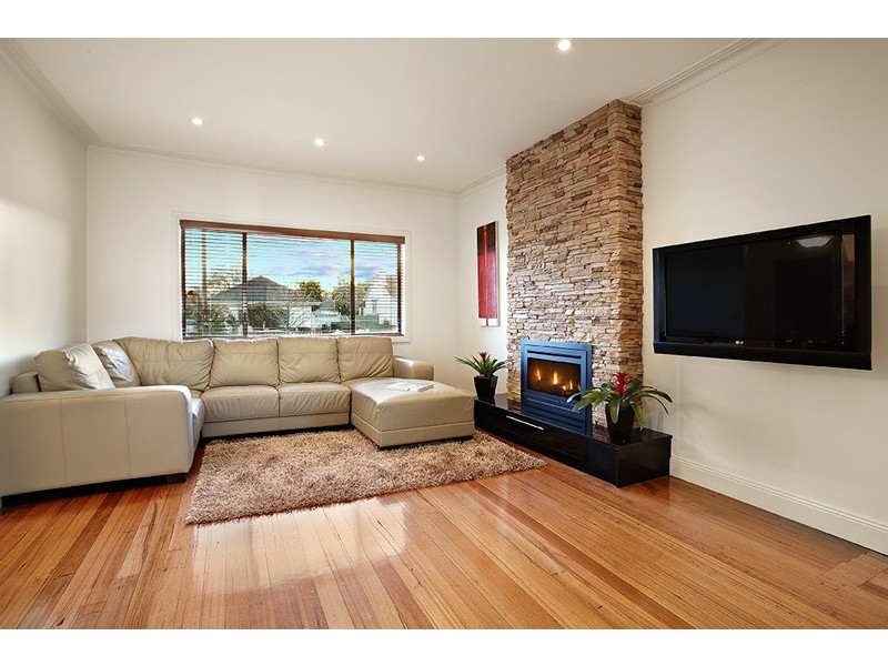 16 Emerald Street, Preston VIC 3072