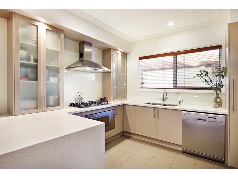 16 Emerald Street, Preston VIC 3072