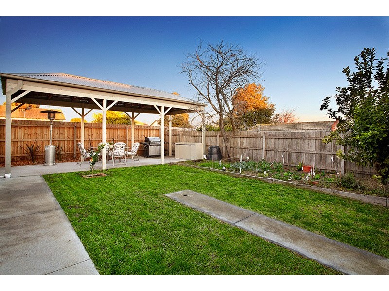 16 Emerald Street, Preston VIC 3072