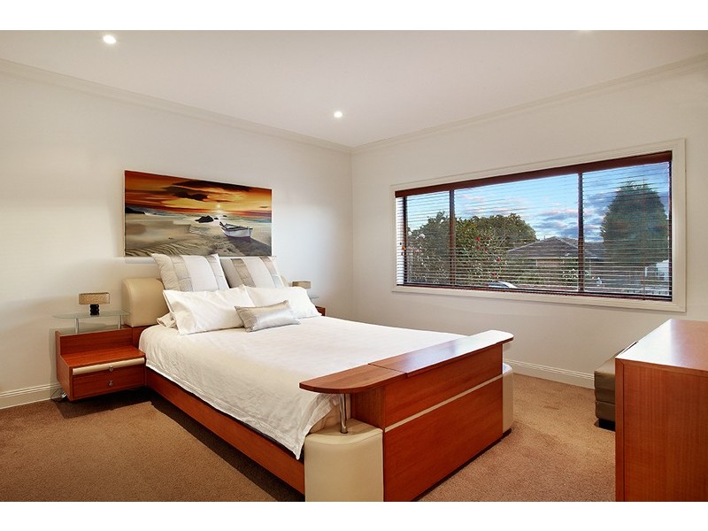 16 Emerald Street, Preston VIC 3072