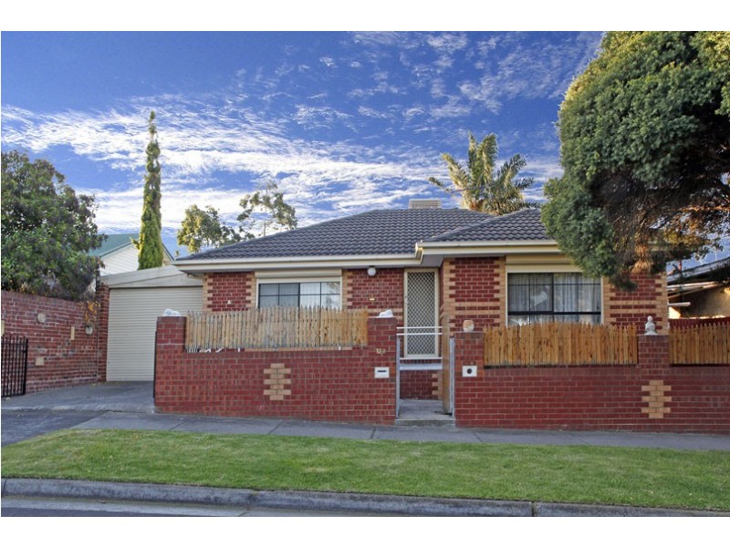 12B Gregory Grove, Preston VIC 3072