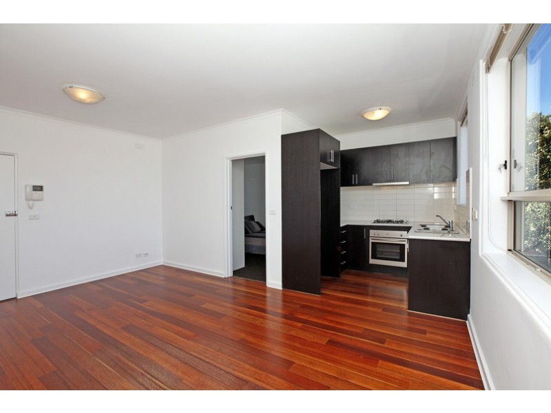 7/4 Dundas Street, Thornbury VIC 3071