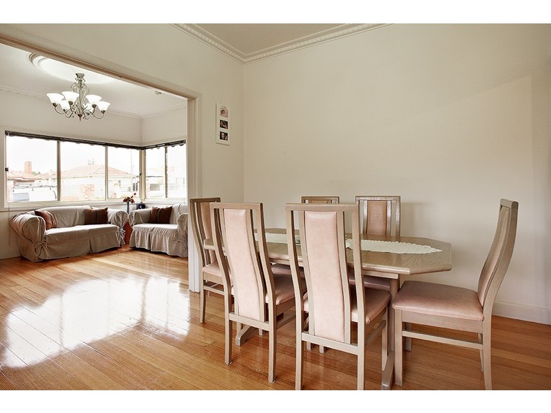 21 Broadhurst Avenue, Reservoir VIC 3073
