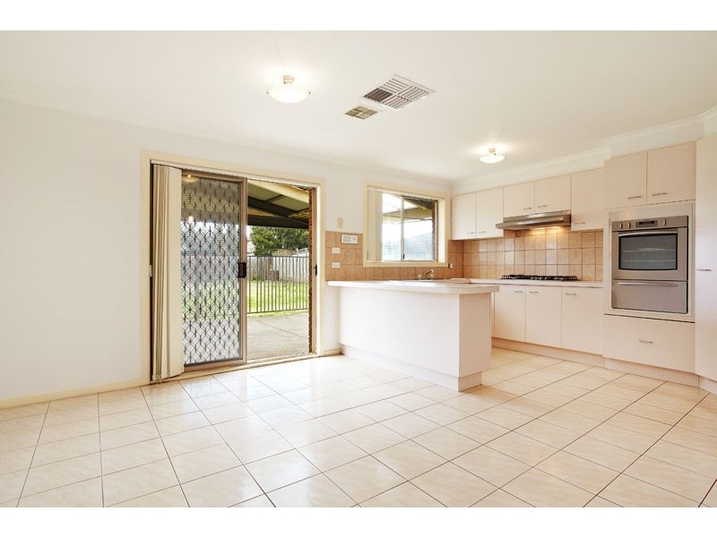 1  Hutzul Court, Delahey VIC 3037