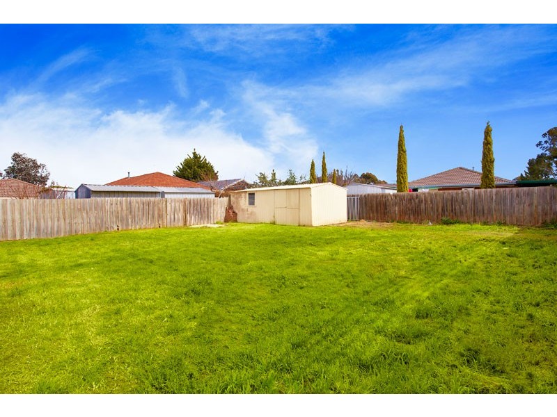 1  Hutzul Court, Delahey VIC 3037