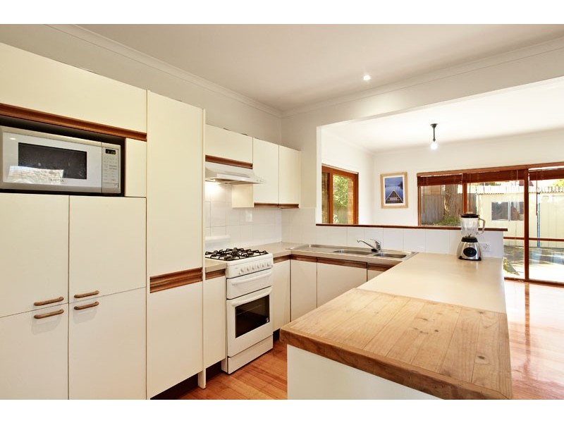 46 Dorrington Avenue, Reservoir VIC 3073