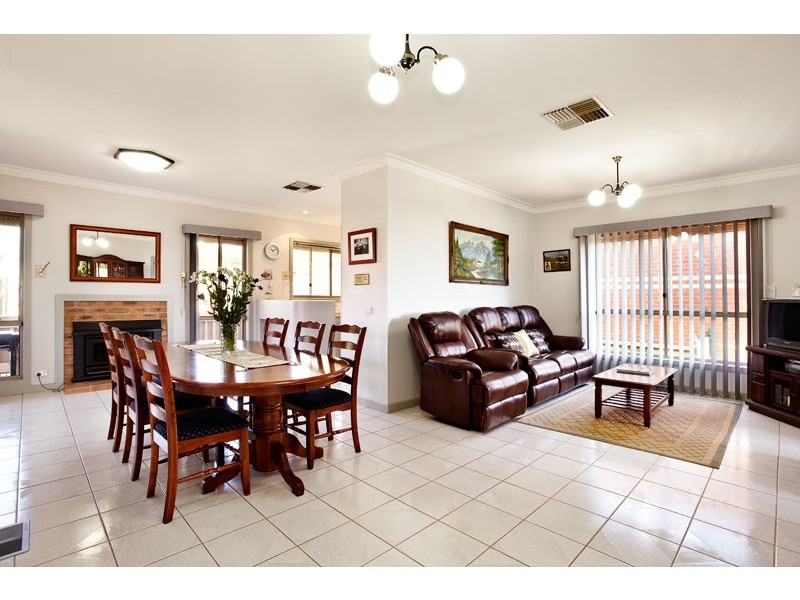 65 Telopea Crescent, Mill Park VIC 3082