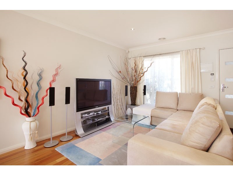 2/80 Rathcown Road, Reservoir VIC 3073