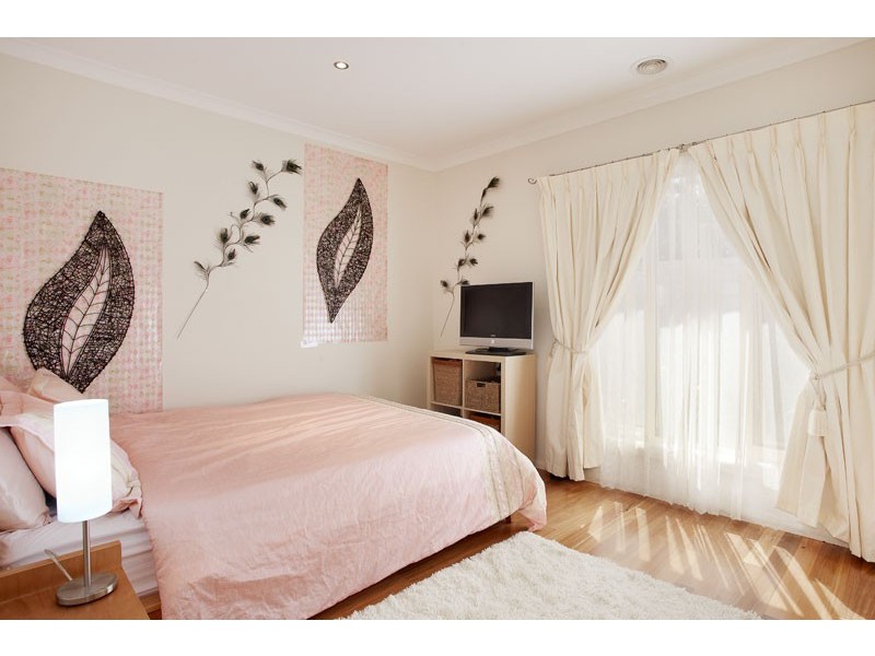 2/80 Rathcown Road, Reservoir VIC 3073