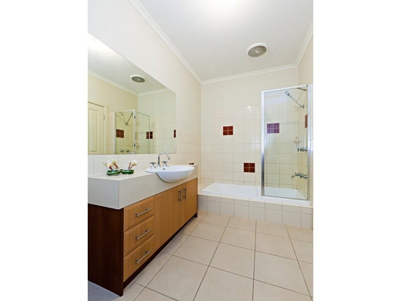 2/68 Northernhay Street, Reservoir VIC 3073