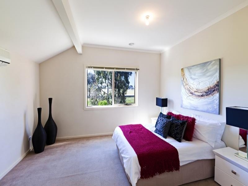 2/68 Northernhay Street, Reservoir VIC 3073