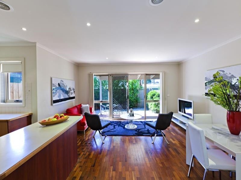 2/68 Northernhay Street, Reservoir VIC 3073