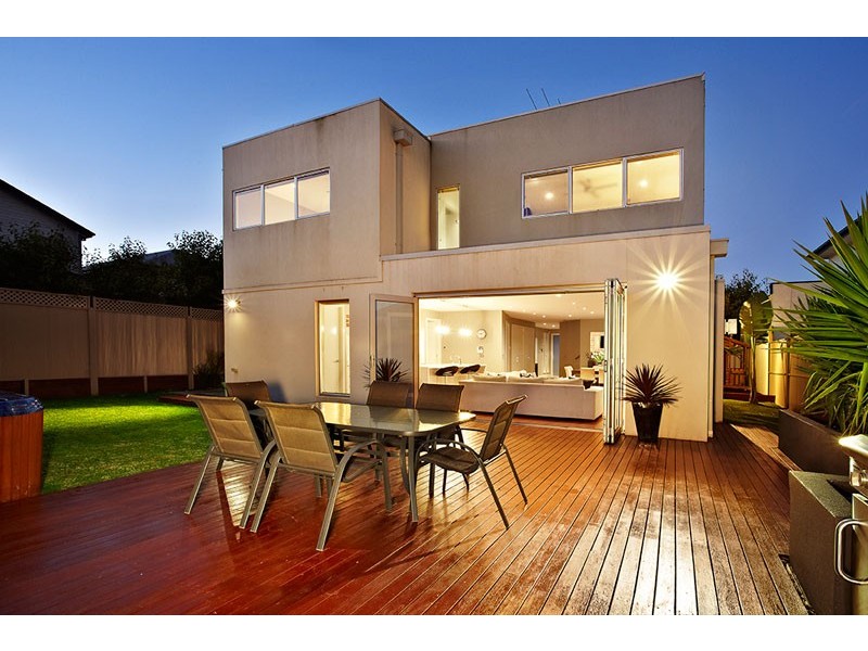 2 Speargrass Street, Maribyrnong VIC 3032