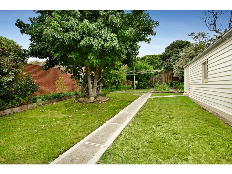 5 Kinkora Road, Reservoir VIC 3073