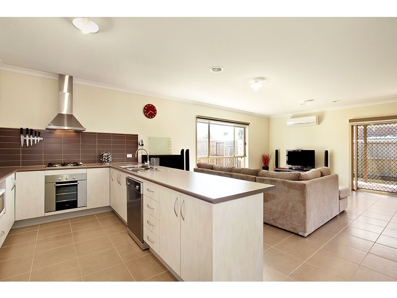 14 Larnook Place, South Morang VIC 3752