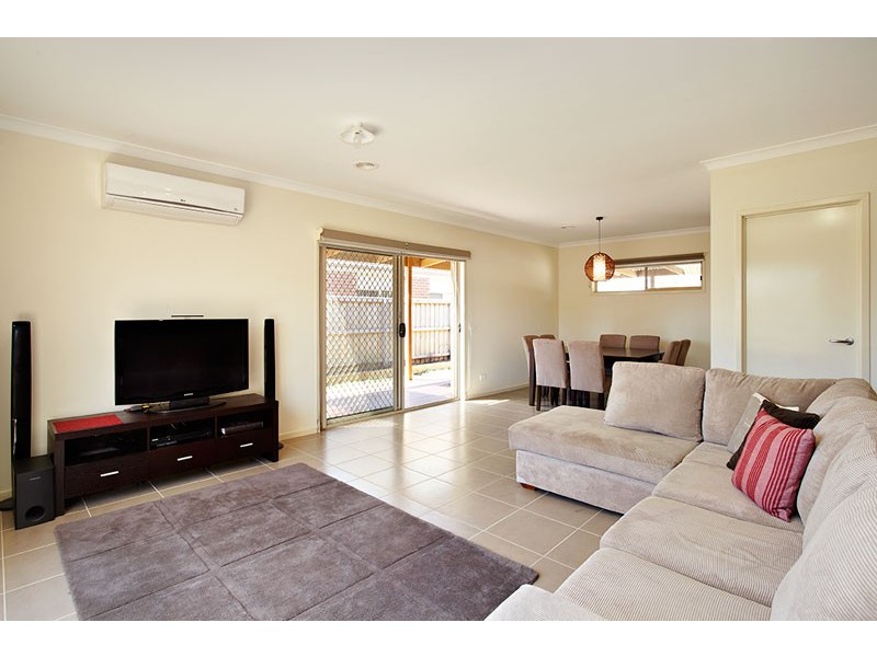 14 Larnook Place, South Morang VIC 3752