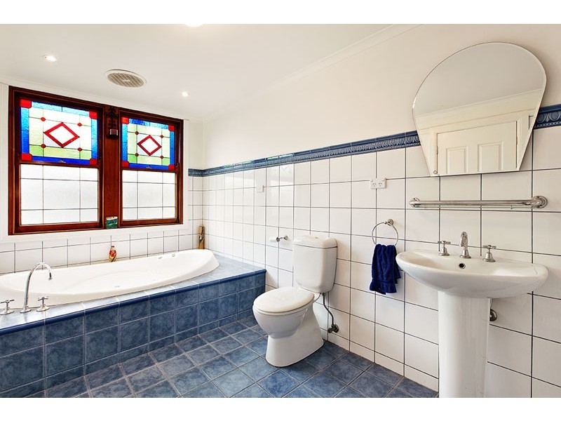 17 Crawley Street, Reservoir VIC 3073