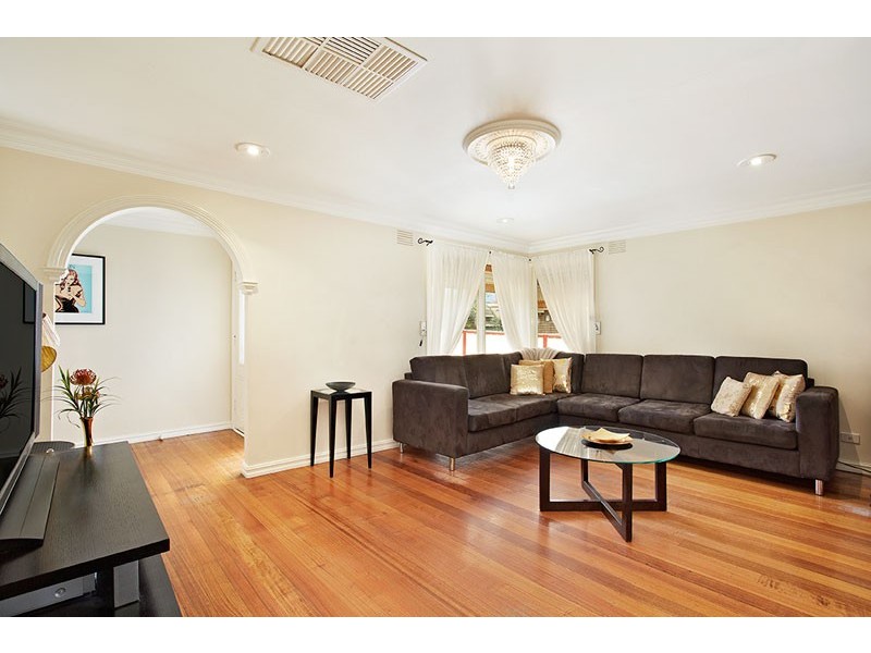 11 Meagan Close, Thomastown VIC 3074