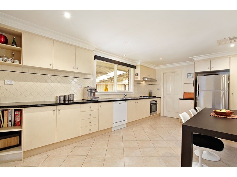 11 Meagan Close, Thomastown VIC 3074