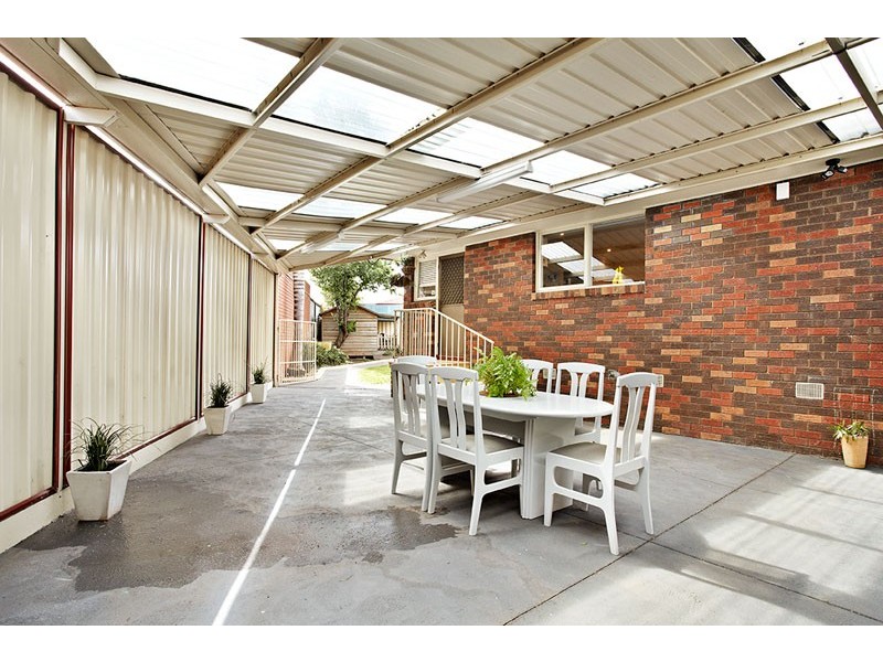 11 Meagan Close, Thomastown VIC 3074