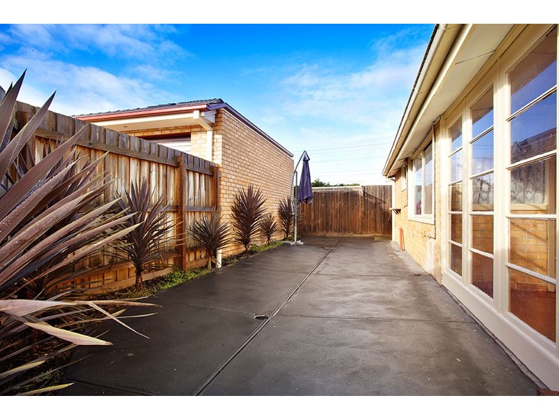 1/90 Mountview Road, Lalor VIC 3075
