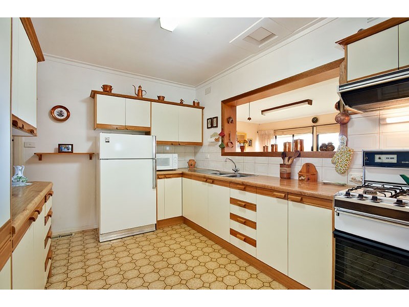 35 Rosenthal Crescent, Reservoir VIC 3073
