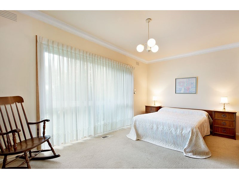 35 Rosenthal Crescent, Reservoir VIC 3073