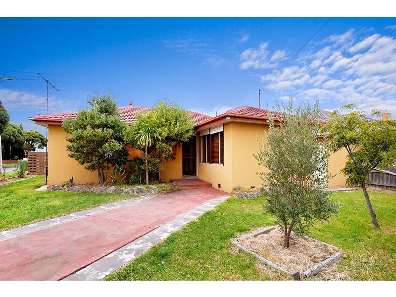 2 Churchill Avenue, Reservoir VIC 3073