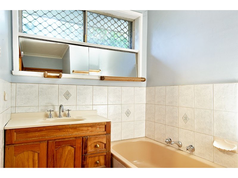 2 Churchill Avenue, Reservoir VIC 3073