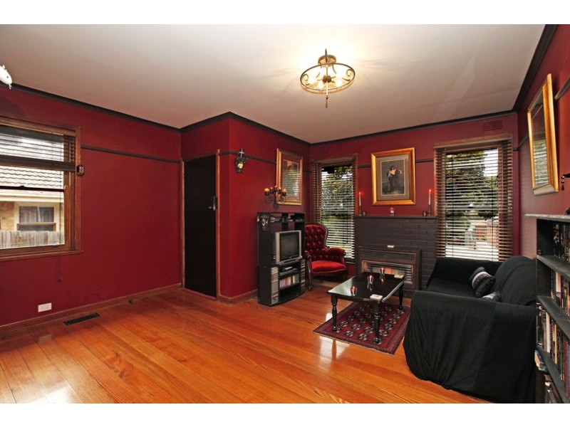 9 Loddon Avenue, Reservoir VIC 3073