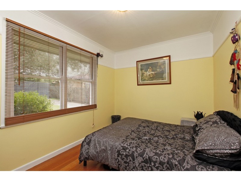 9 Loddon Avenue, Reservoir VIC 3073