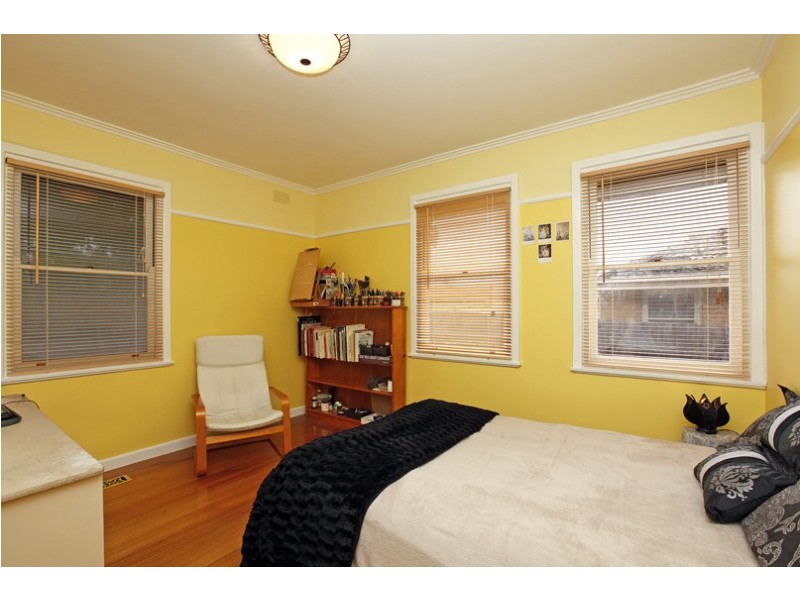 9 Loddon Avenue, Reservoir VIC 3073