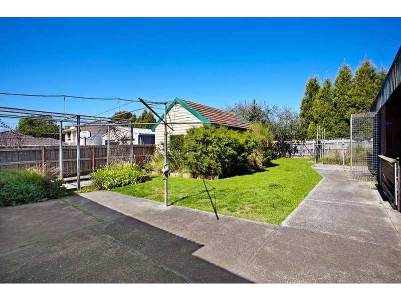 33 Crookston Road, Reservoir VIC 3073