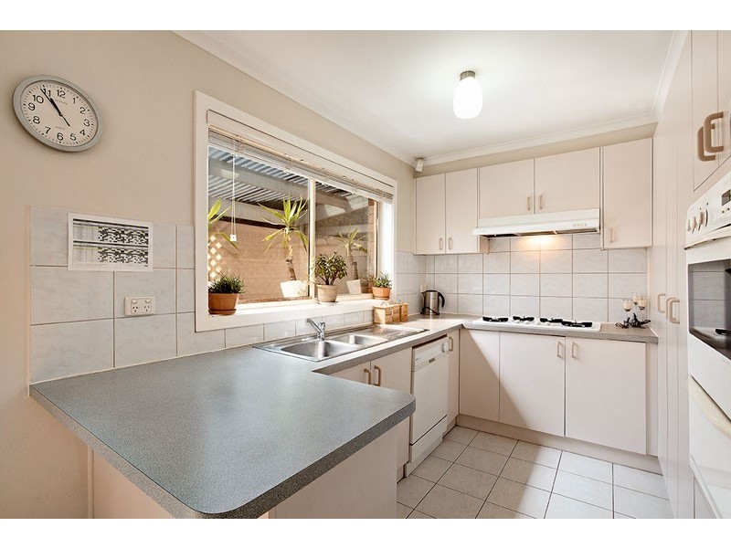 1/41 Lloyd Avenue, Reservoir VIC 3073