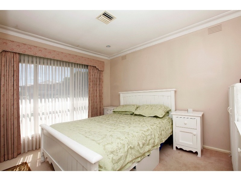 23 Curtin Avenue, Lalor VIC 3075