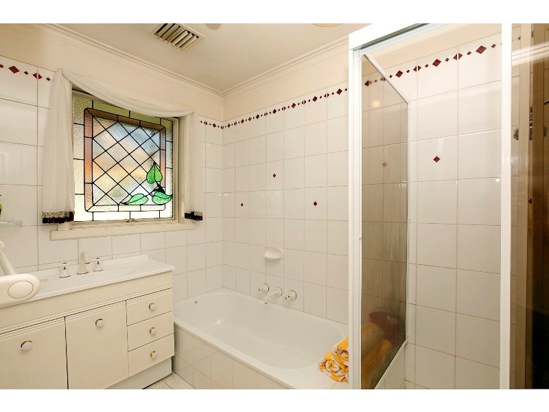 23 Curtin Avenue, Lalor VIC 3075