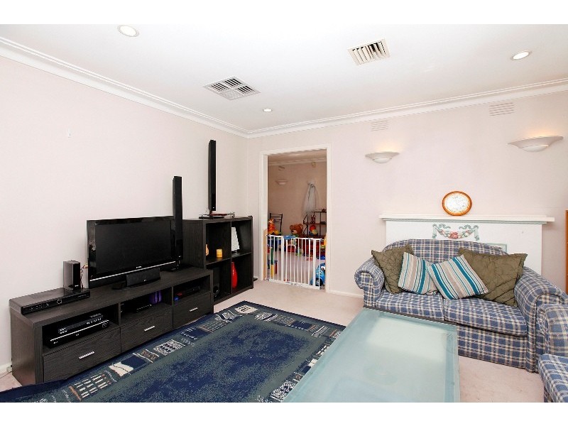 23 Curtin Avenue, Lalor VIC 3075