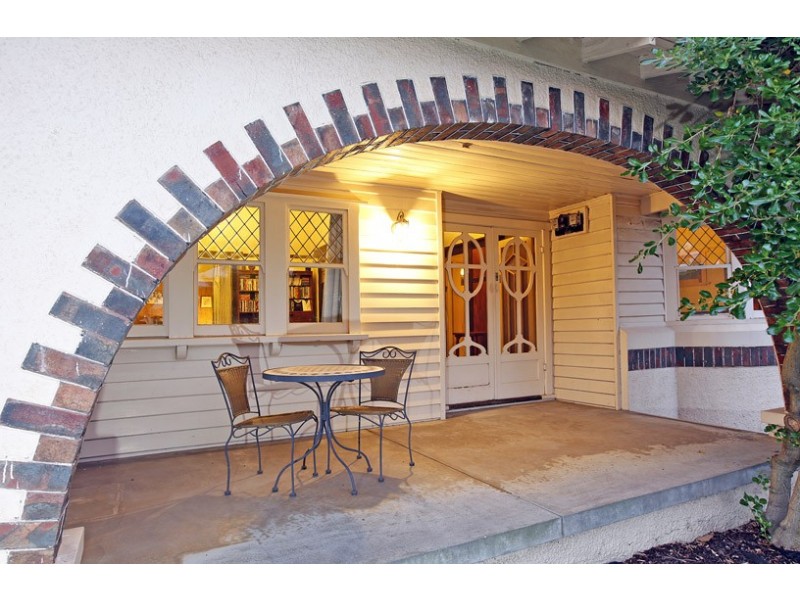 2 Asling Street, Preston VIC 3072