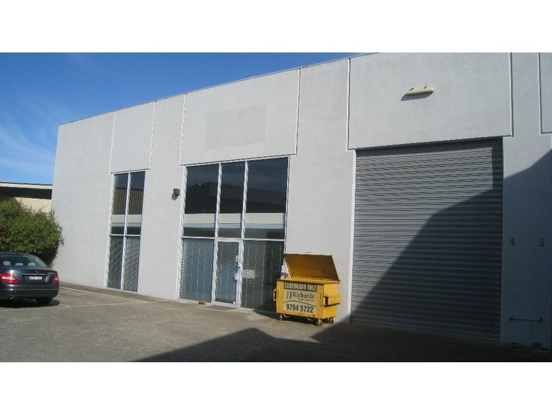 19 Macquarie Drive, Thomastown VIC 3074