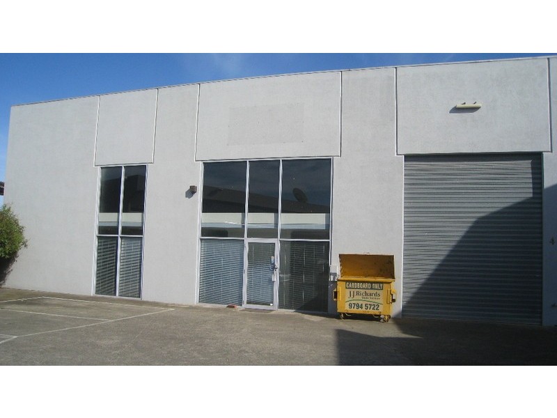 19 Macquarie Drive, Thomastown VIC 3074